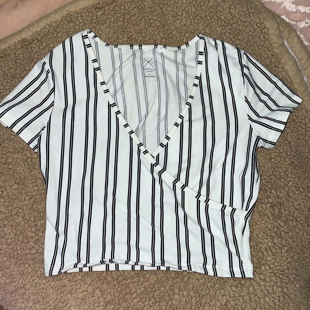 pacsun crossed crop top